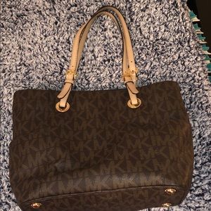 Michael Kors Mk Logo jet set tote